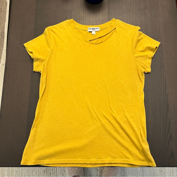 Suburban Riot cutout t-shirt - Picture 6 of 8